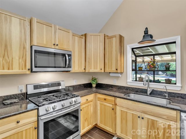 96 Garden Court, Maggie Valley, NC 28751
