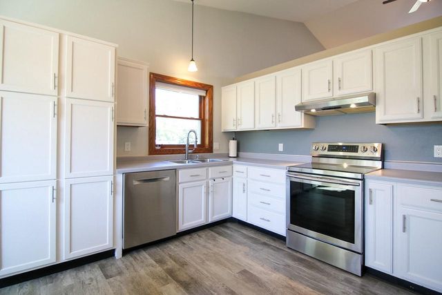 804 Whispering Way, Cottage Grove, WI 53527