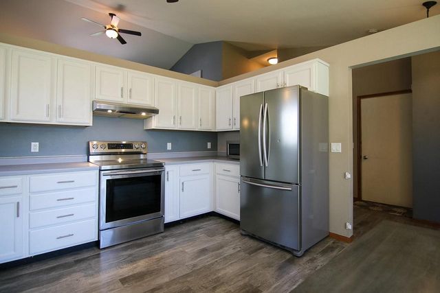 804 Whispering Way, Cottage Grove, WI 53527