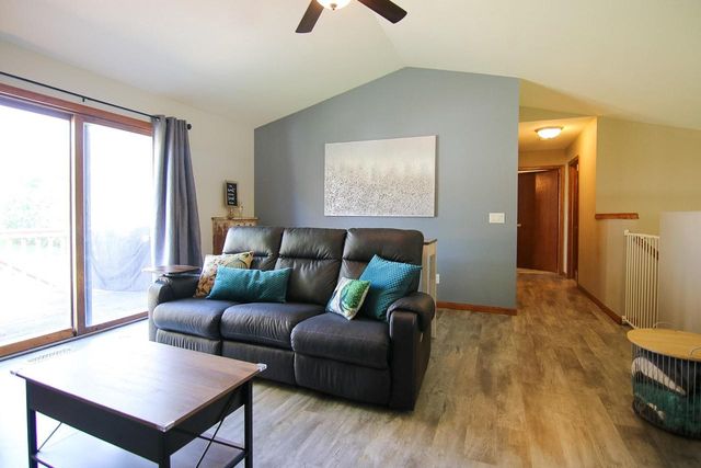 804 Whispering Way, Cottage Grove, WI 53527