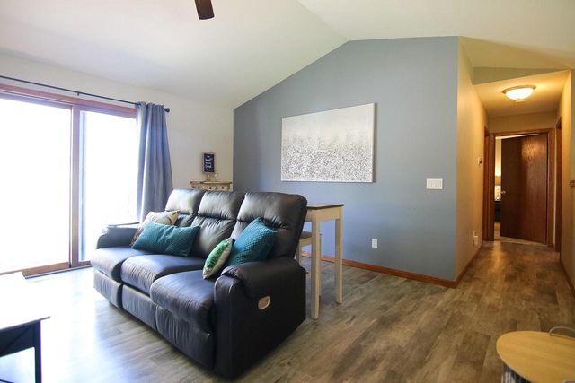 804 Whispering Way, Cottage Grove, WI 53527