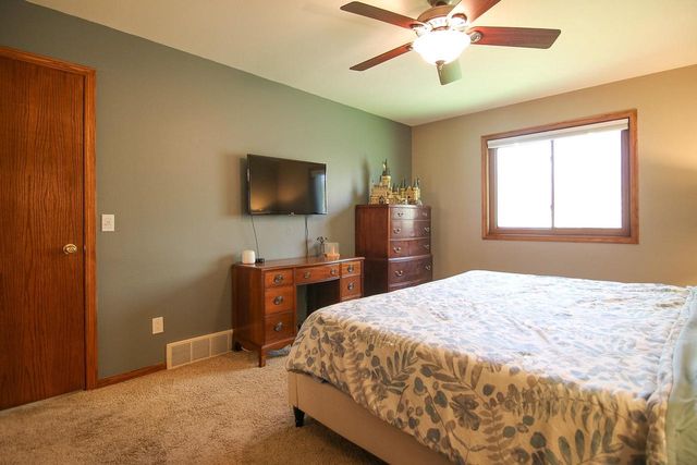 804 Whispering Way, Cottage Grove, WI 53527