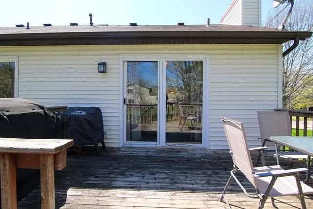 804 Whispering Way, Cottage Grove, WI 53527