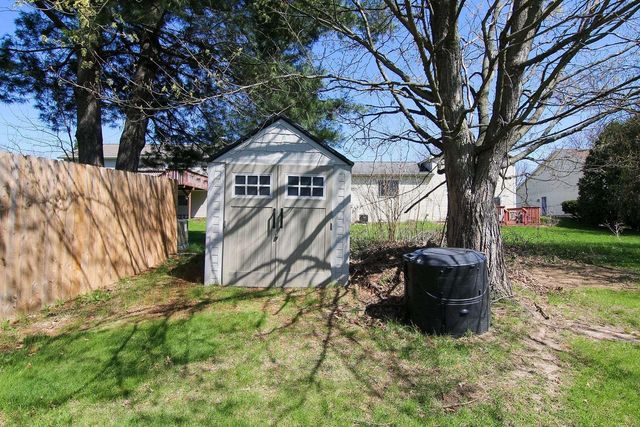 804 Whispering Way, Cottage Grove, WI 53527