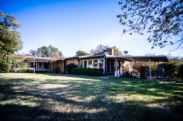 8312 Llano Avenue, Benbrook, TX 76116