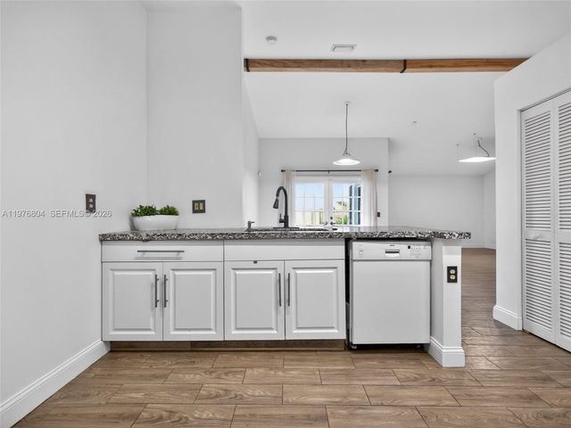 336 S Ketch Dr, Sunrise, FL 33326