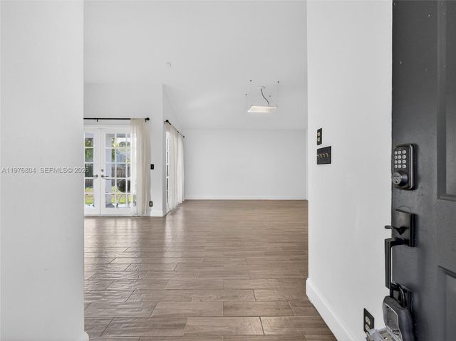 336 S Ketch Dr, Sunrise, FL 33326