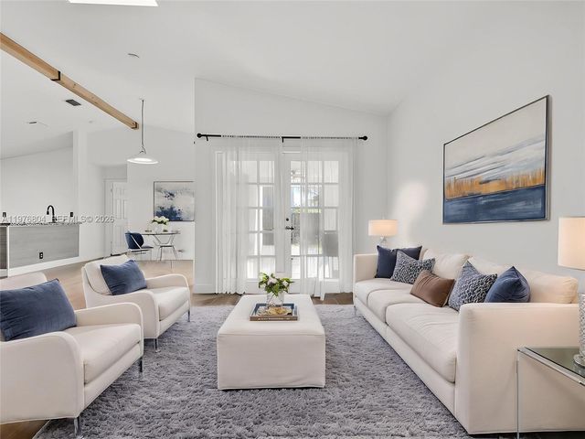 336 S Ketch Dr, Sunrise, FL 33326