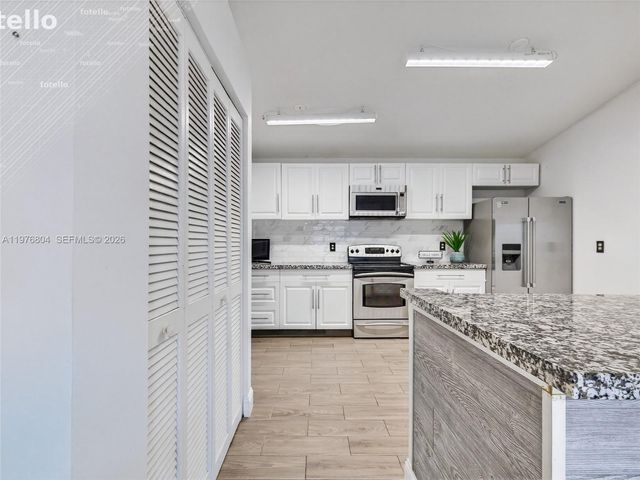 336 S Ketch Dr, Sunrise, FL 33326