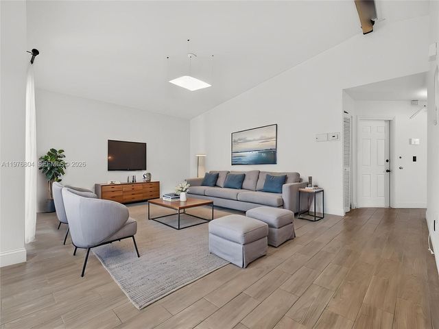 336 S Ketch Dr, Sunrise, FL 33326