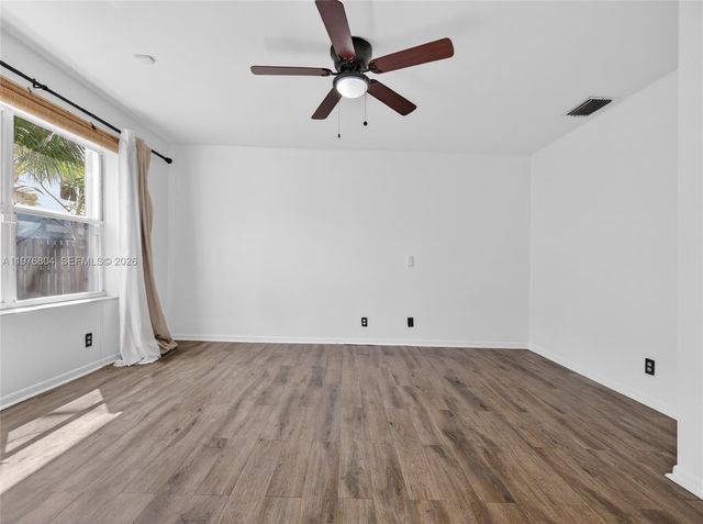 336 S Ketch Dr, Sunrise, FL 33326