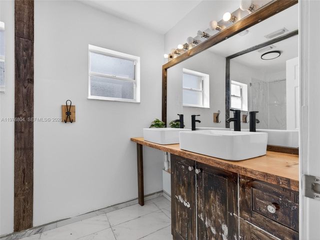 336 S Ketch Dr, Sunrise, FL 33326