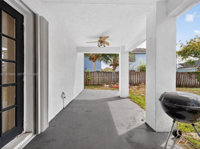 336 S Ketch Dr, Sunrise, FL 33326