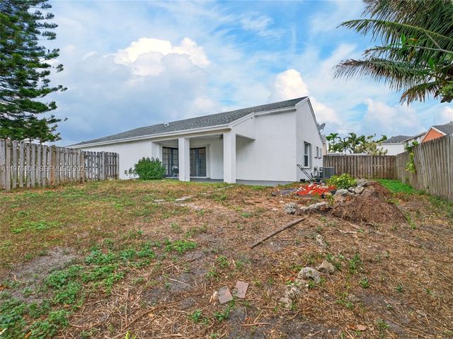 336 S Ketch Dr, Sunrise, FL 33326