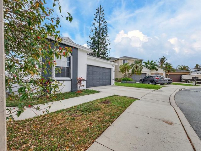 336 S Ketch Dr, Sunrise, FL 33326