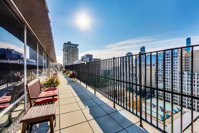 201 E Chestnut Street 3A, Chicago, IL 60611