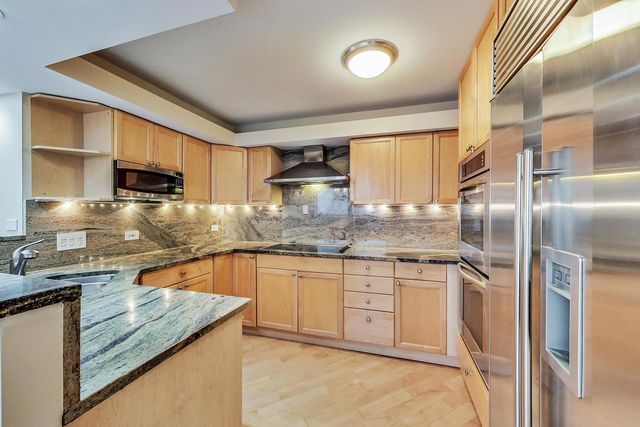 201 E Chestnut Street 3A, Chicago, IL 60611