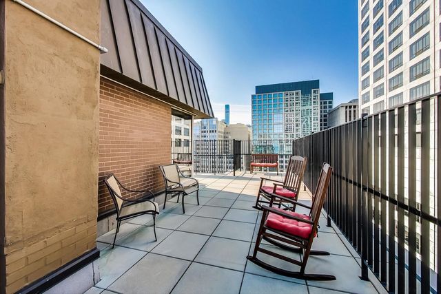 201 E Chestnut Street 3A, Chicago, IL 60611