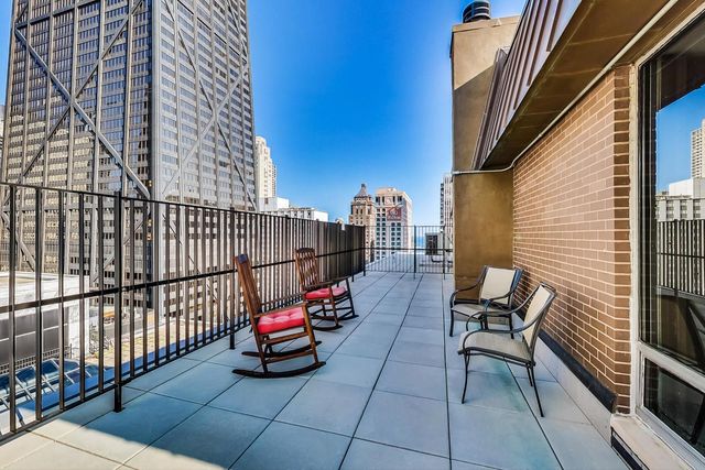 201 E Chestnut Street 3A, Chicago, IL 60611