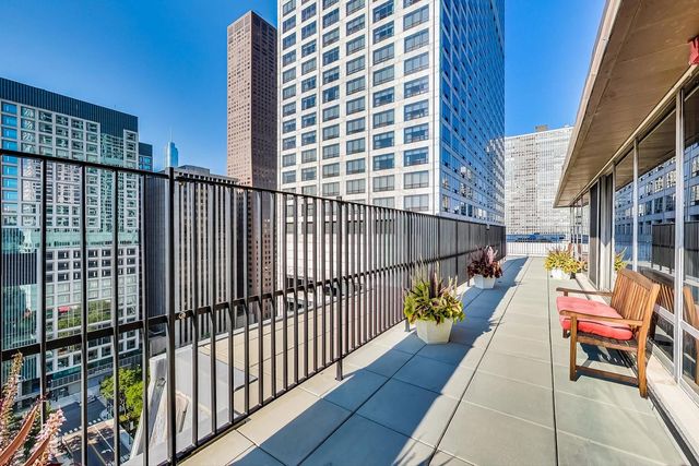 201 E Chestnut Street 3A, Chicago, IL 60611
