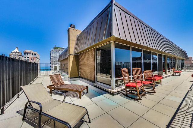 201 E Chestnut Street 3A, Chicago, IL 60611