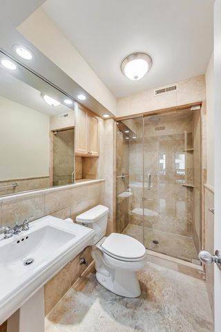 201 E Chestnut Street 3A, Chicago, IL 60611