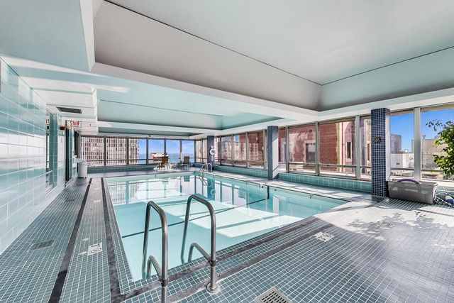 201 E Chestnut Street 3A, Chicago, IL 60611