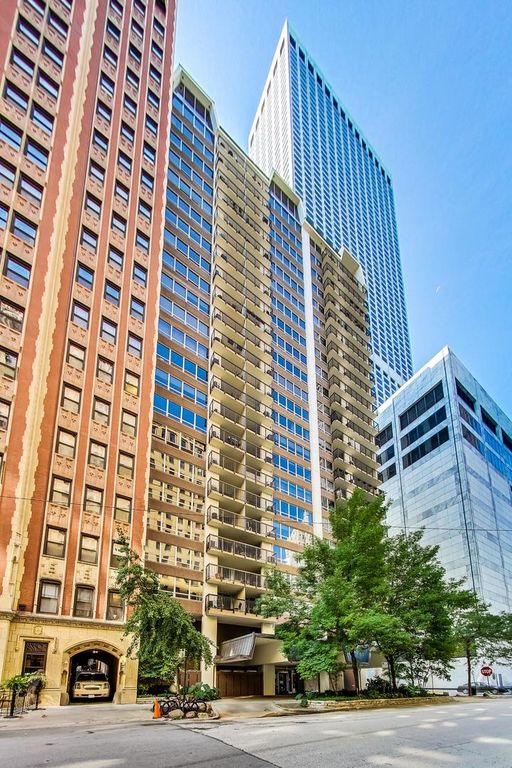 201 E Chestnut Street 3A, Chicago, IL 60611