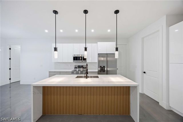 2916 23rd ST W, Lehigh Acres, FL 33971