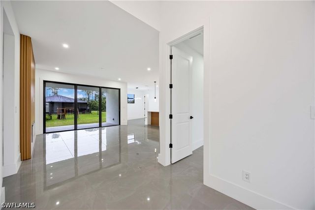 2916 23rd ST W, Lehigh Acres, FL 33971