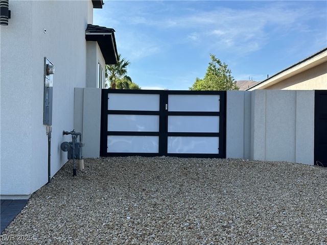 3423 Spanish Winds Court, Las Vegas, NV 89141