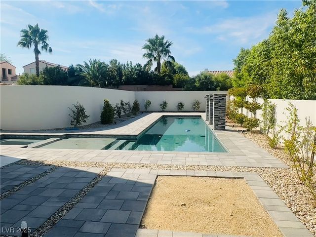 3423 Spanish Winds Court, Las Vegas, NV 89141