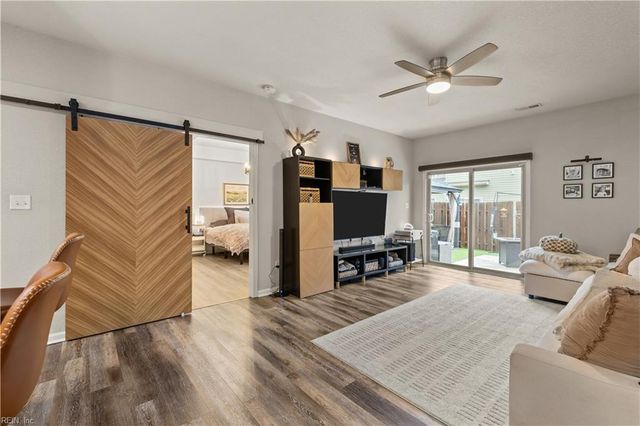 200 Seasons Cir Unit 305, Suffolk, VA 23434