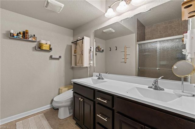 200 Seasons Cir Unit 305, Suffolk, VA 23434
