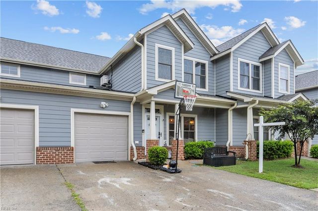 200 Seasons Cir Unit 305, Suffolk, VA 23434