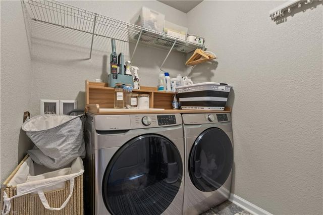 200 Seasons Cir Unit 305, Suffolk, VA 23434