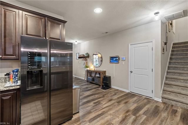 200 Seasons Cir Unit 305, Suffolk, VA 23434