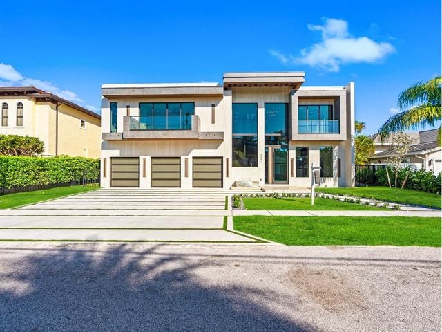 2441 NE 48th Court, Lighthouse Point, FL 33064