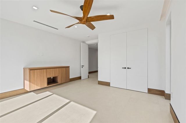 2441 NE 48th Court, Lighthouse Point, FL 33064