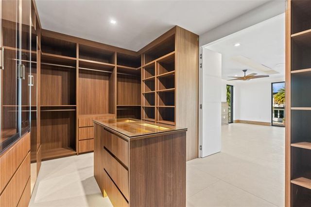 2441 NE 48th Court, Lighthouse Point, FL 33064