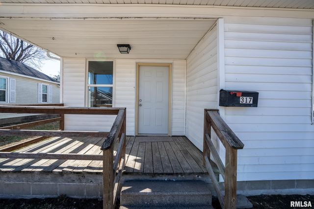 317 N 8TH Street, Herrin, IL 62948