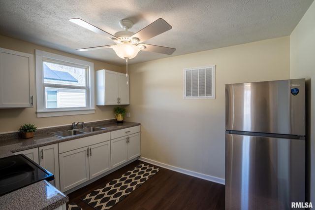 317 N 8TH Street, Herrin, IL 62948