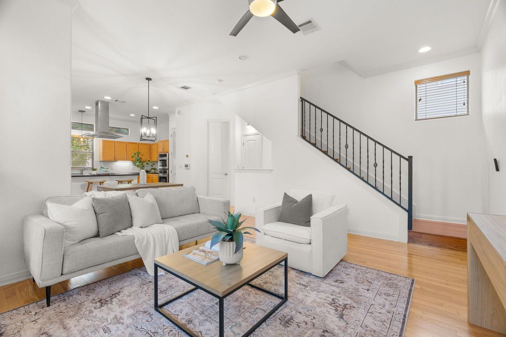 1115 Kinney Ave 9, Austin, TX 78704