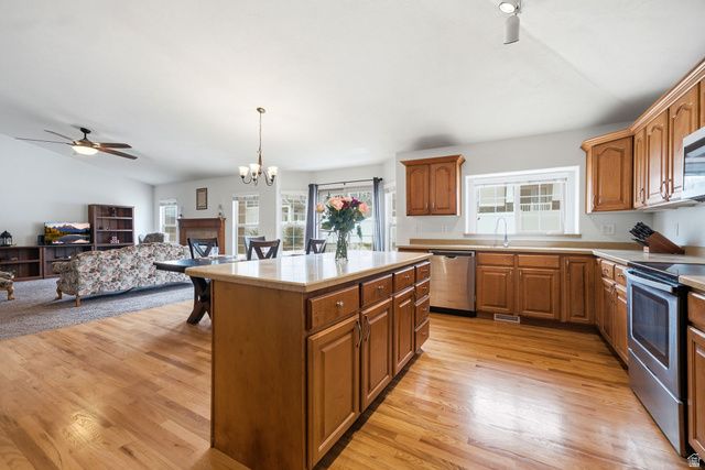 5639 W PINE SHADE PL, West Valley City, UT 84118
