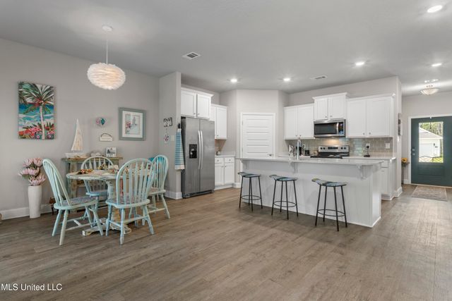 7781 Coral Lane, Ocean Springs, MS 39564