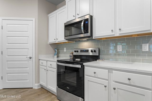 7781 Coral Lane, Ocean Springs, MS 39564