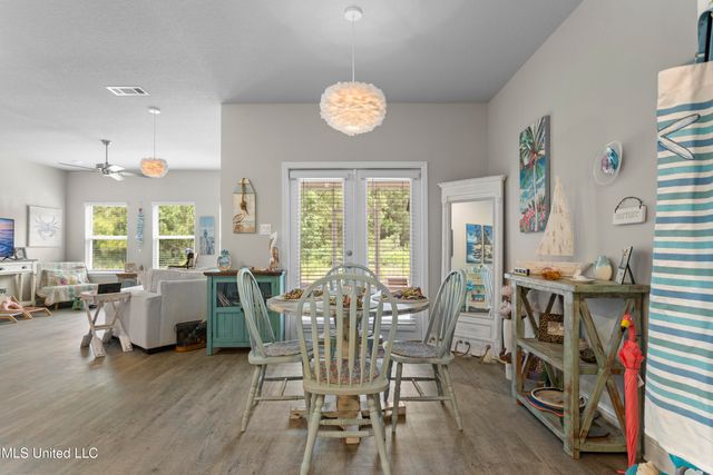 7781 Coral Lane, Ocean Springs, MS 39564