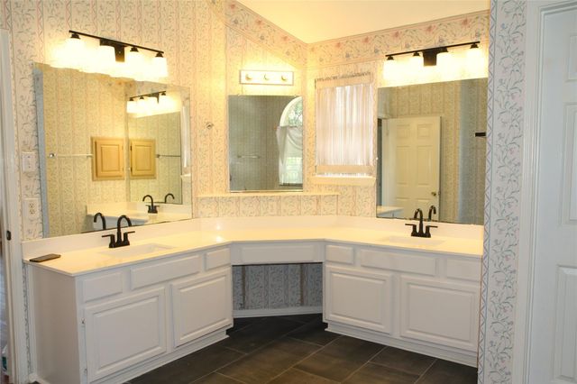 1235 Deer Ridge Drive, League City, TX 77573