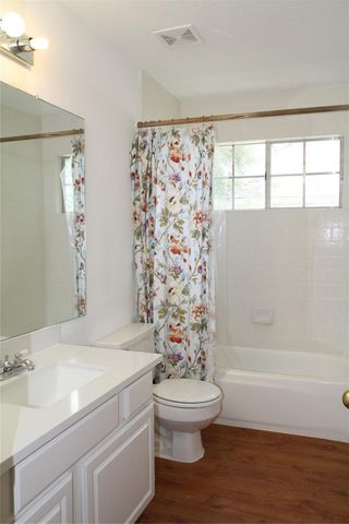 1235 Deer Ridge Drive, League City, TX 77573