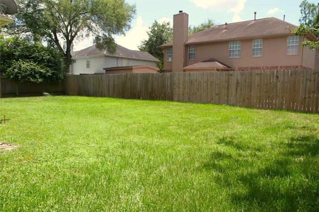 1235 Deer Ridge Drive, League City, TX 77573